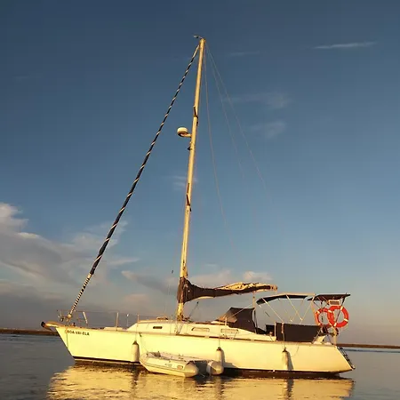 Houseboat - In Ria Formosa Botel