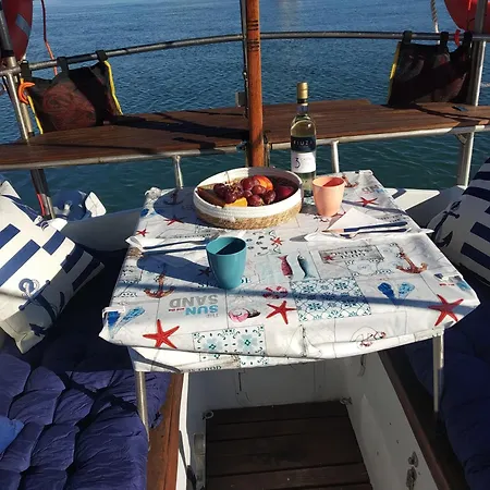 Botel Houseboat - In Ria Formosa *