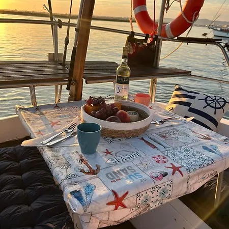 Botel Houseboat - In Ria Formosa *