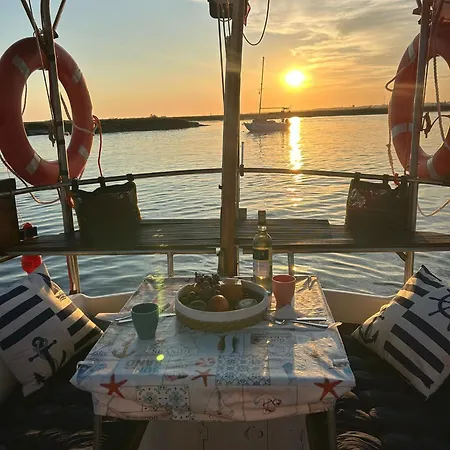 Houseboat - In Ria Formosa Botel