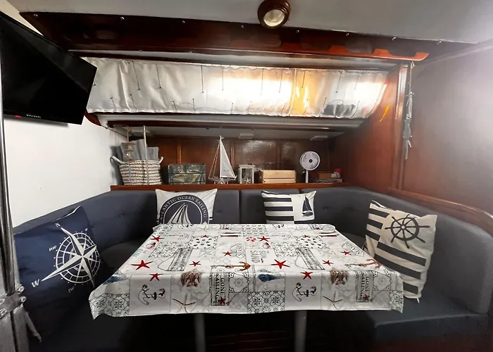 Houseboat - In Ria Formosa *